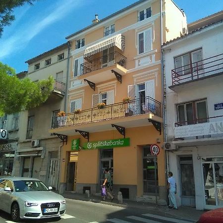 Apartment Sandra 2+2 *** Crikvenica Kültér fotó