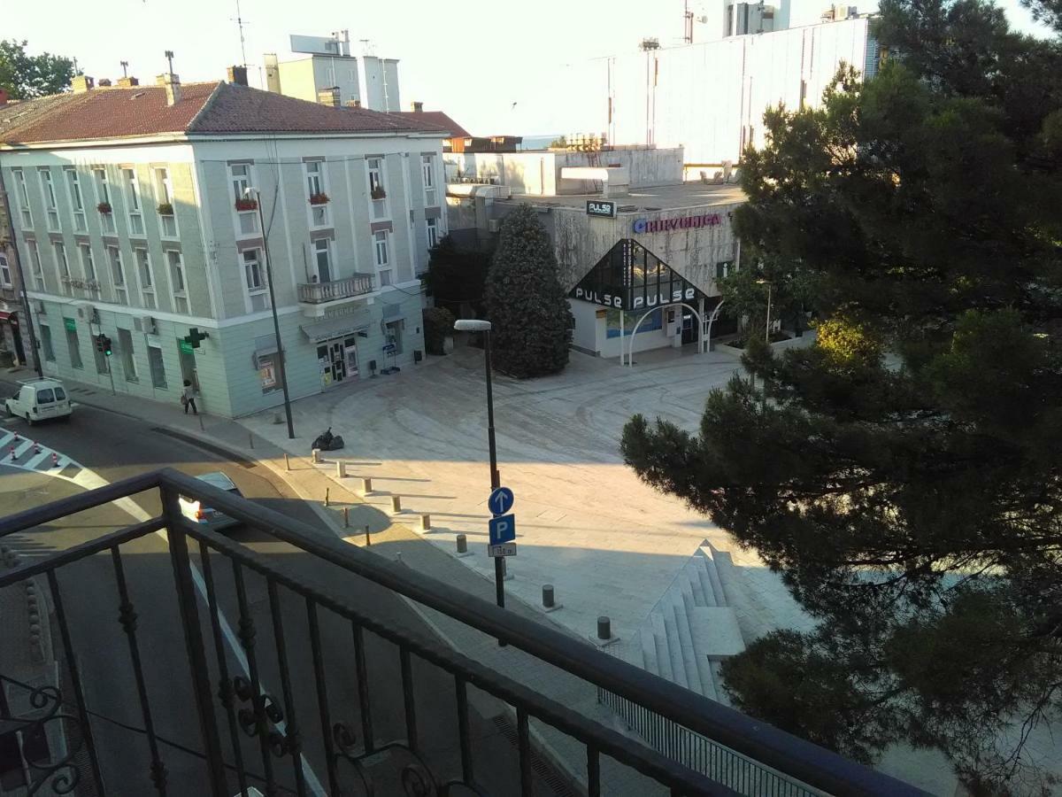 Apartment Sandra 2+2 *** Crikvenica Kültér fotó
