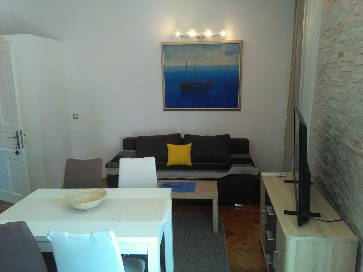 Apartment Sandra 2+2 *** Crikvenica Kültér fotó
