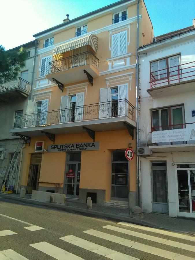 Apartment Sandra 2+2 *** Crikvenica Kültér fotó