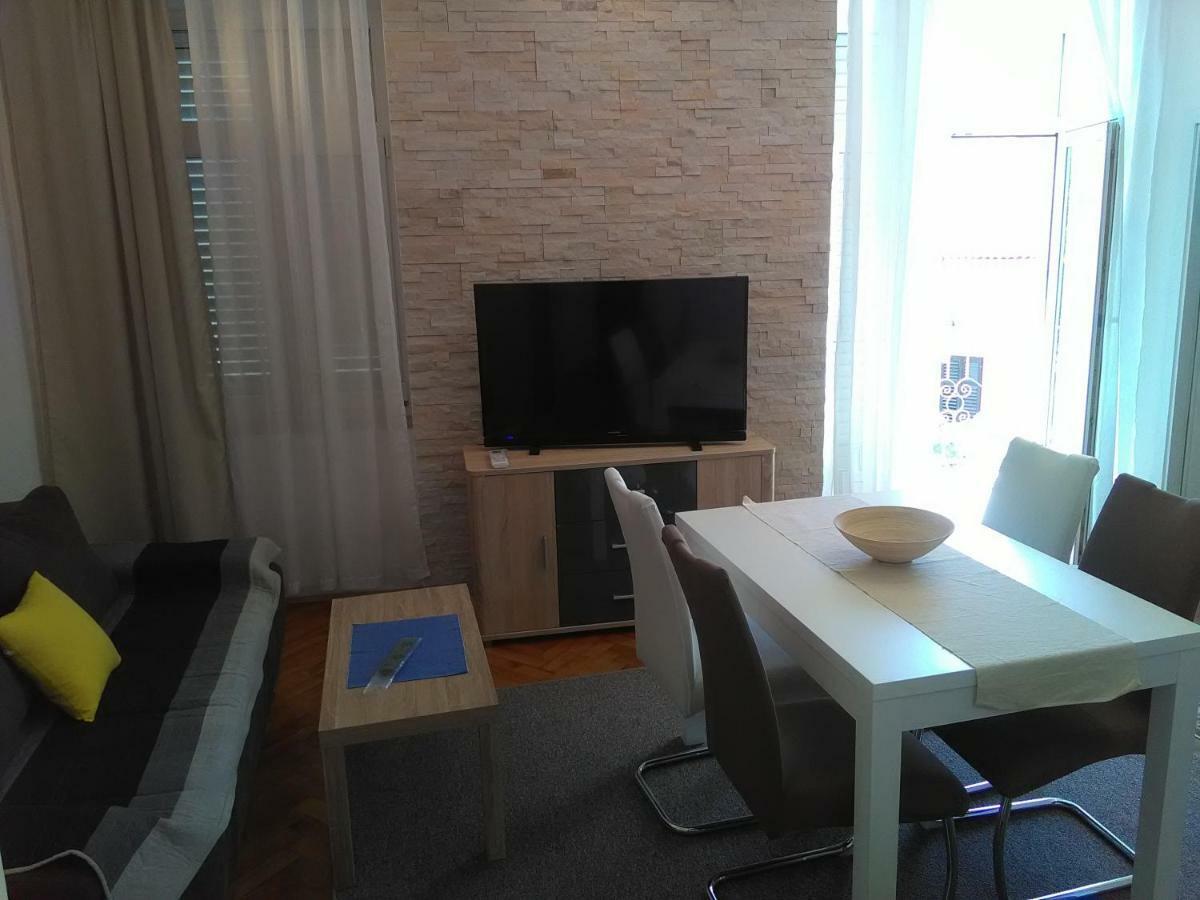 Apartment Sandra 2+2 *** Crikvenica Kültér fotó