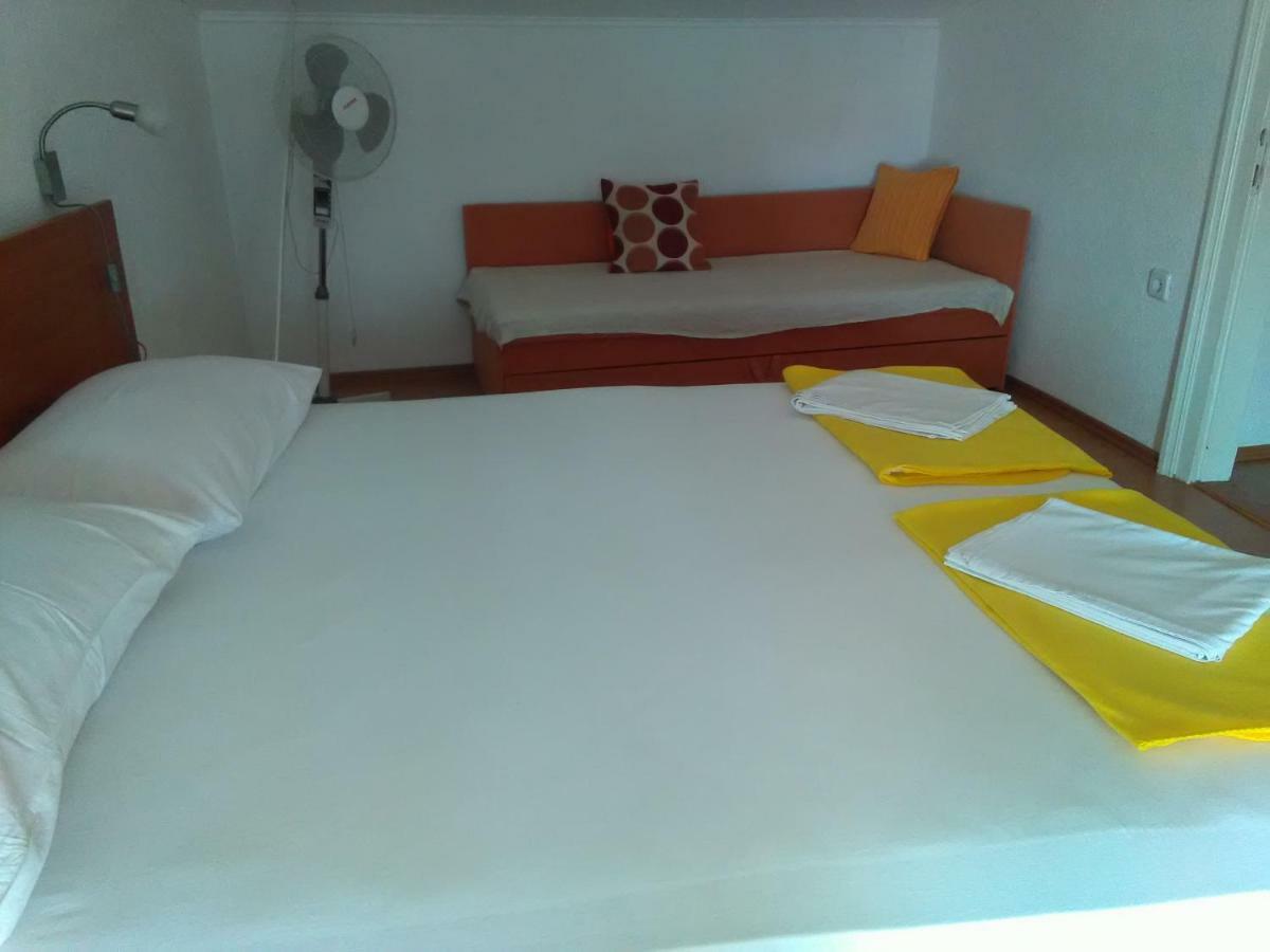 Apartment Sandra 2+2 *** Crikvenica Kültér fotó